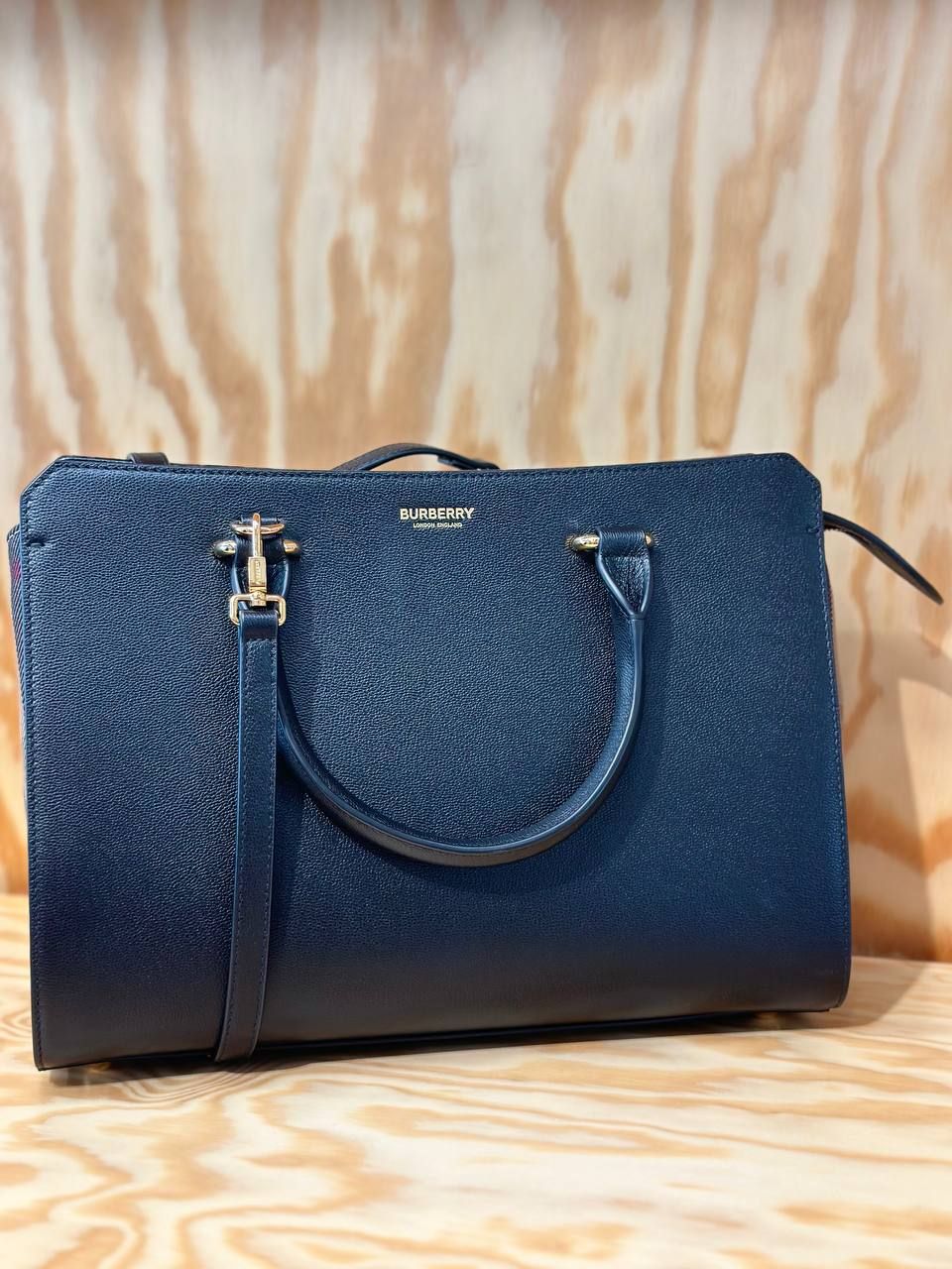 Сумка Burberry medium size