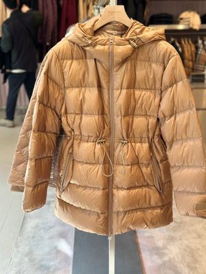 Пуховик Burberry