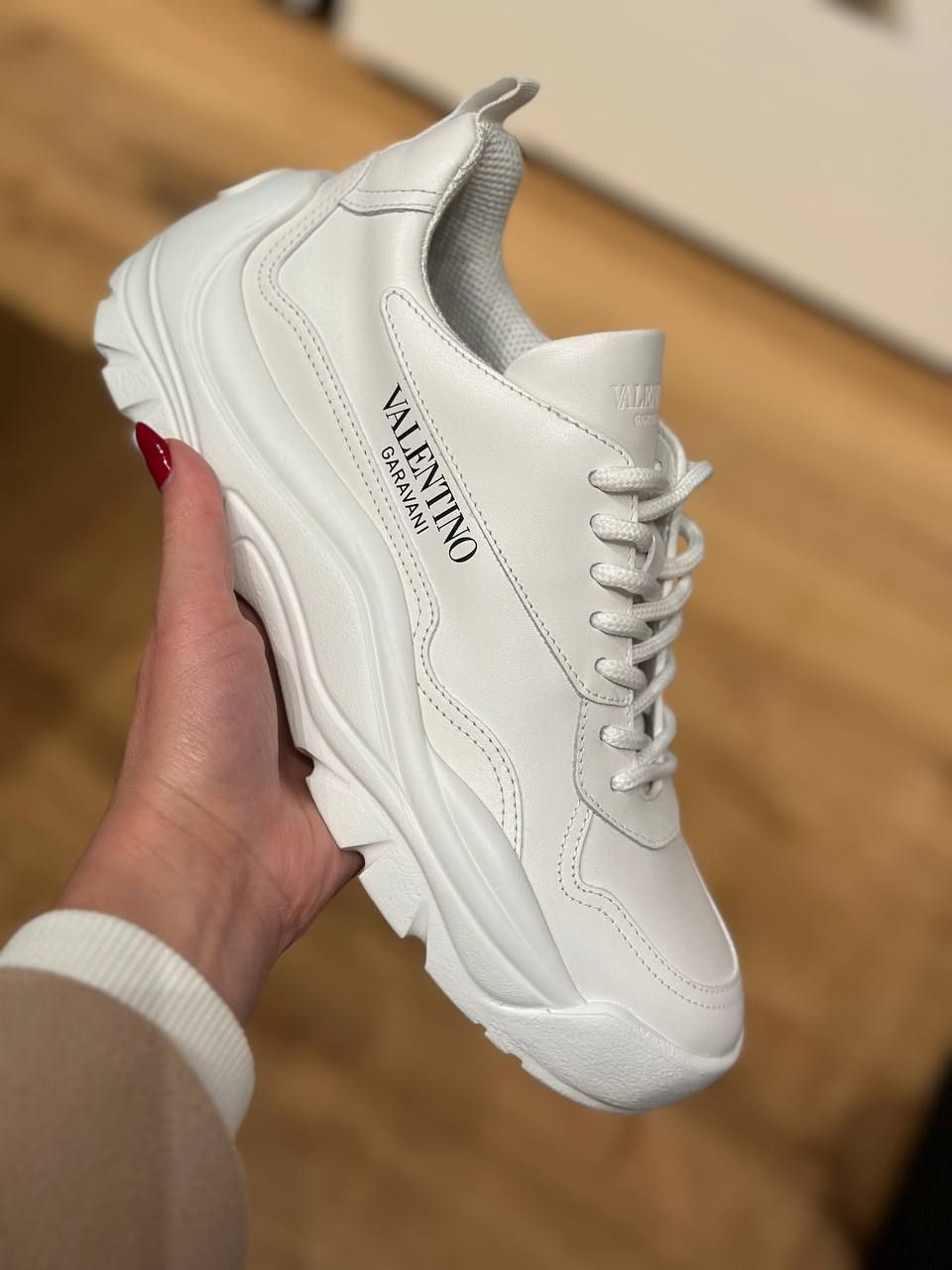 Кроссовки Valentino
