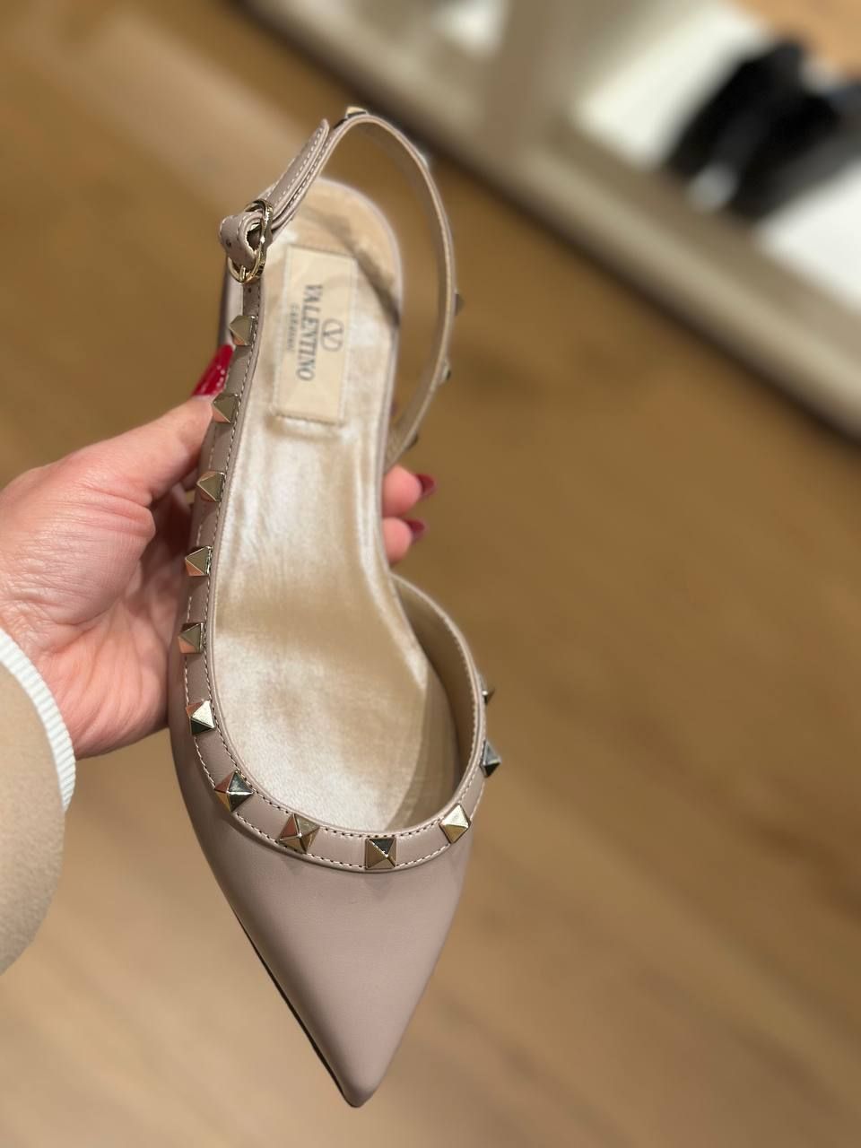 Слингбэки Valentino