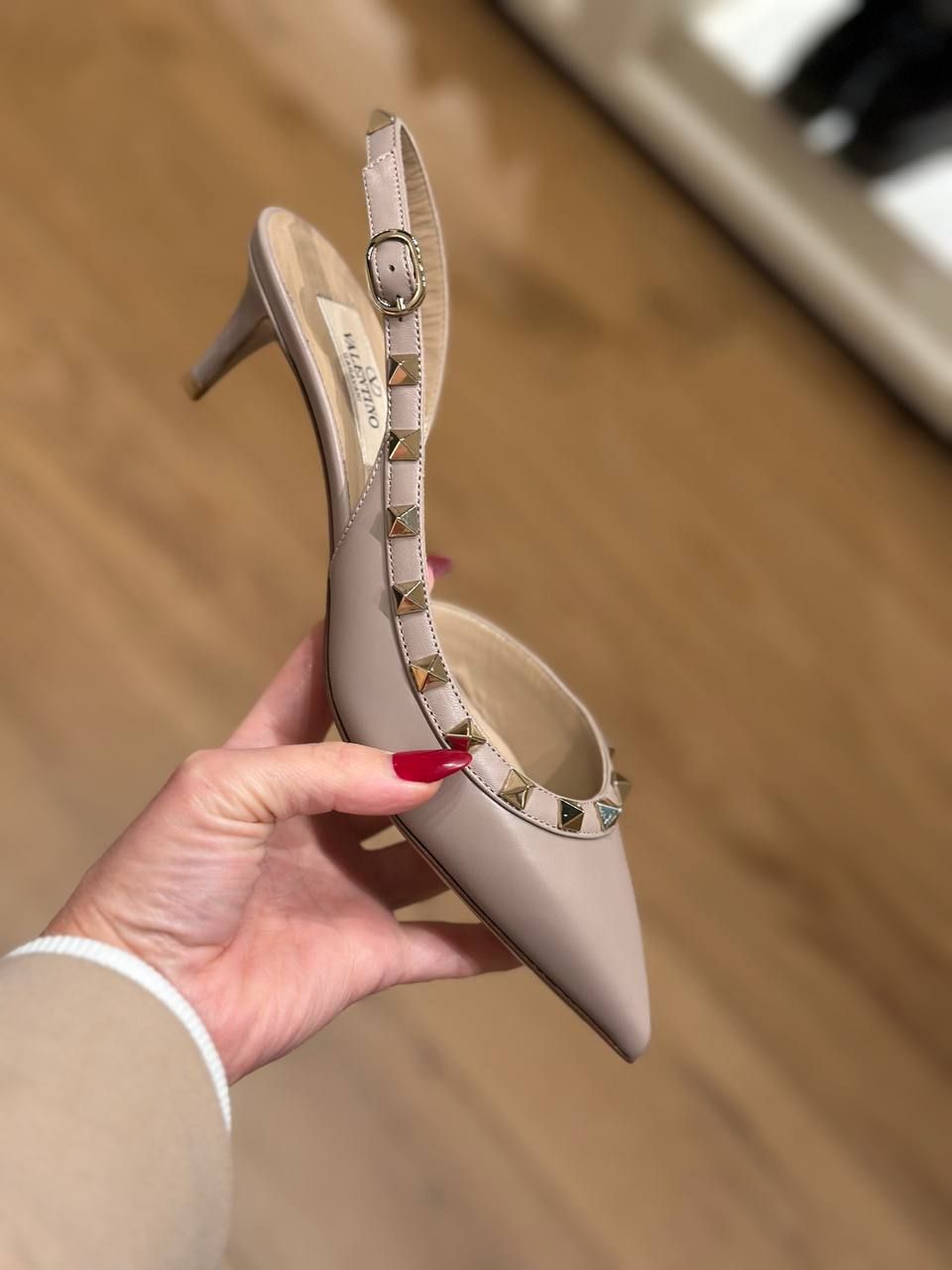 Слингбэки Valentino