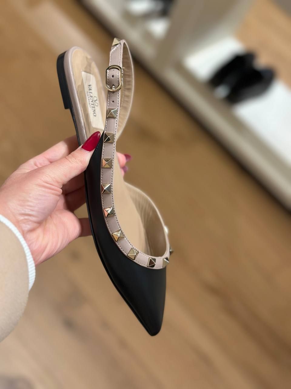 Слингбэки Valentino