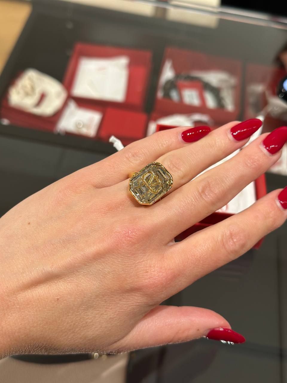 Кольцо Valentino