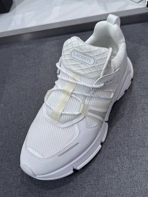 Женские кроссовки Lacoste