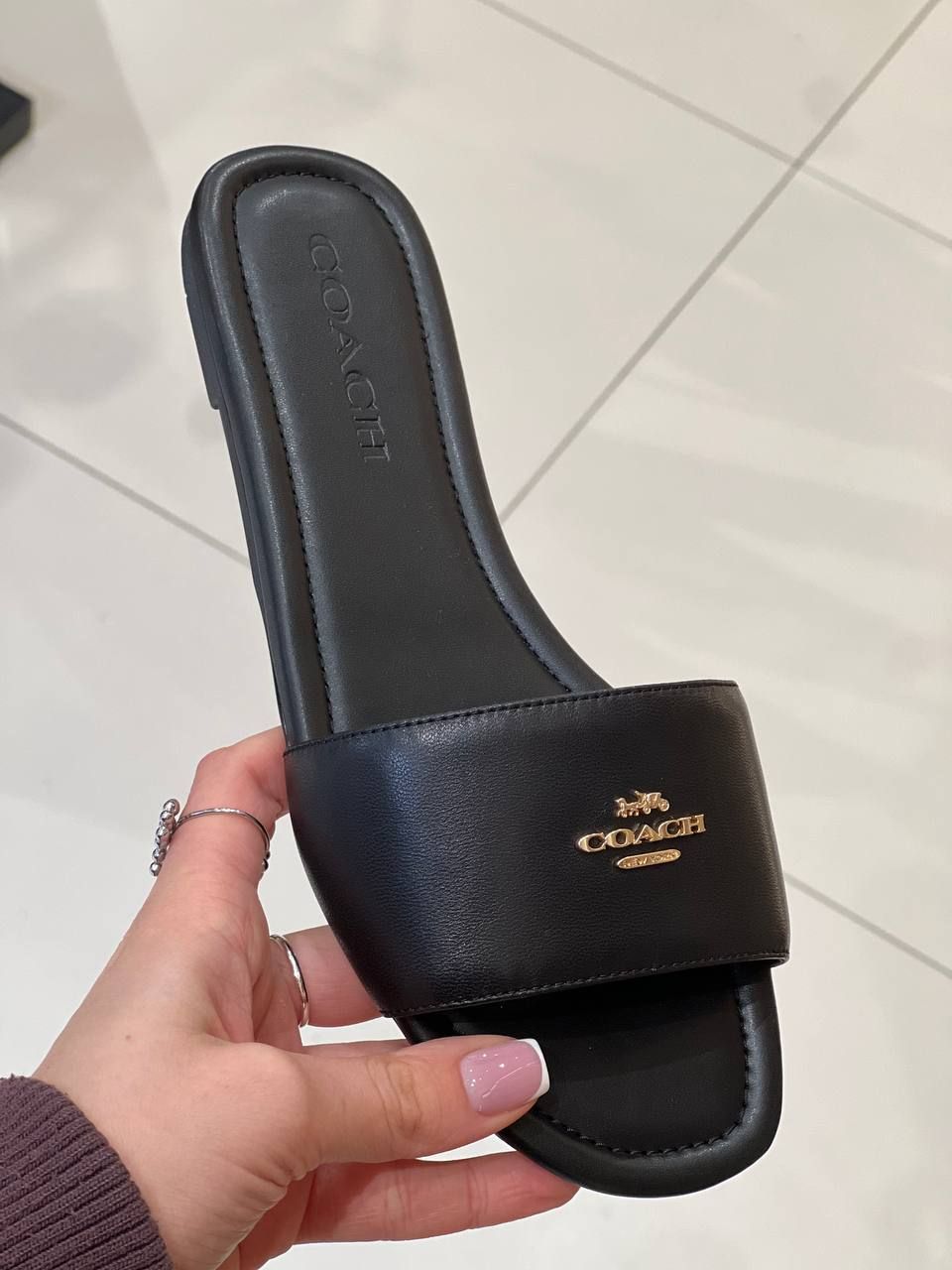 Шлепанцы Coach