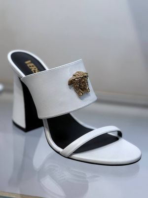 Босоножки Versace