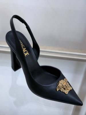 Слингбэки Versace