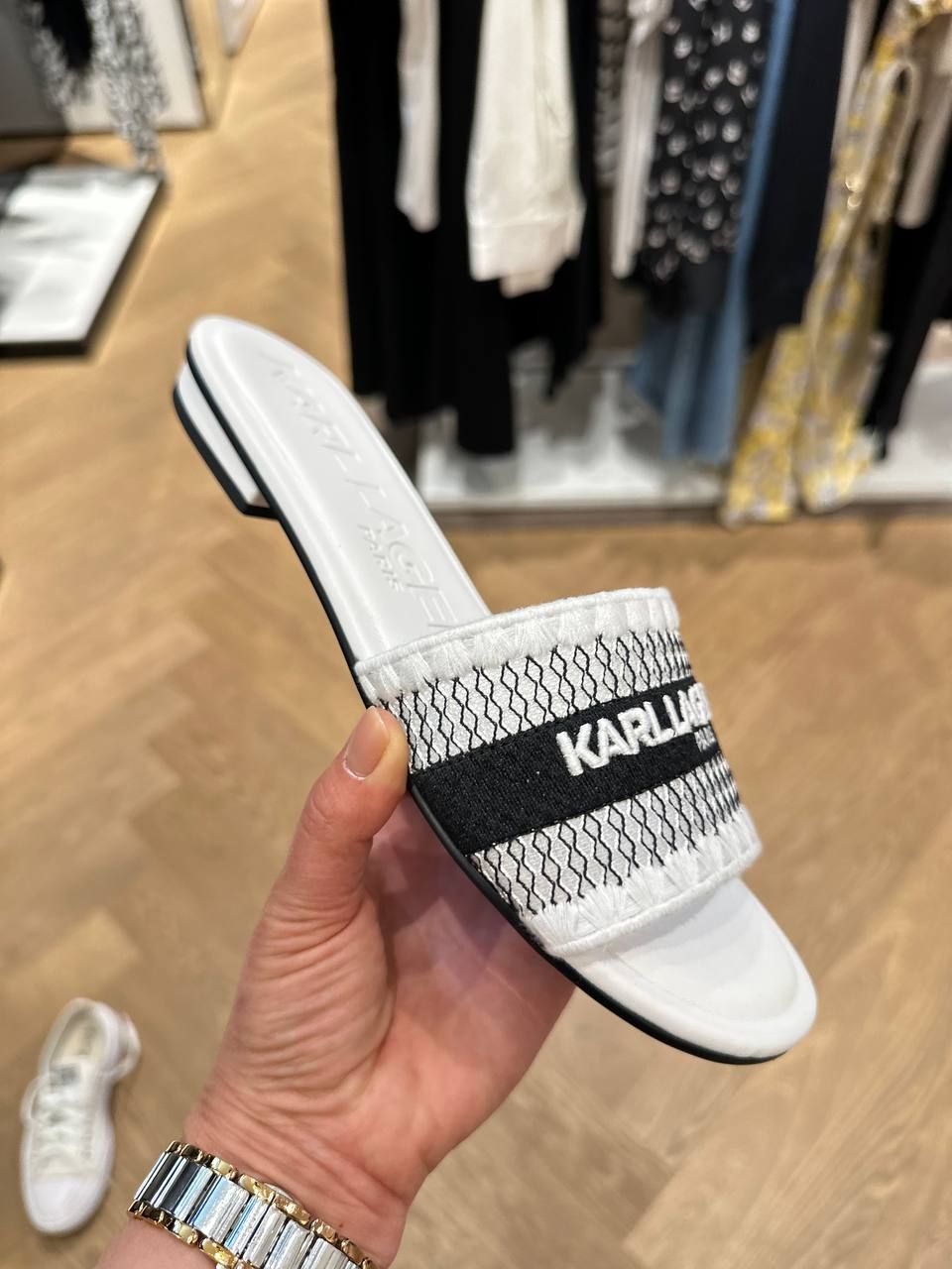 Шлепанцы Karl Lagerfeld
