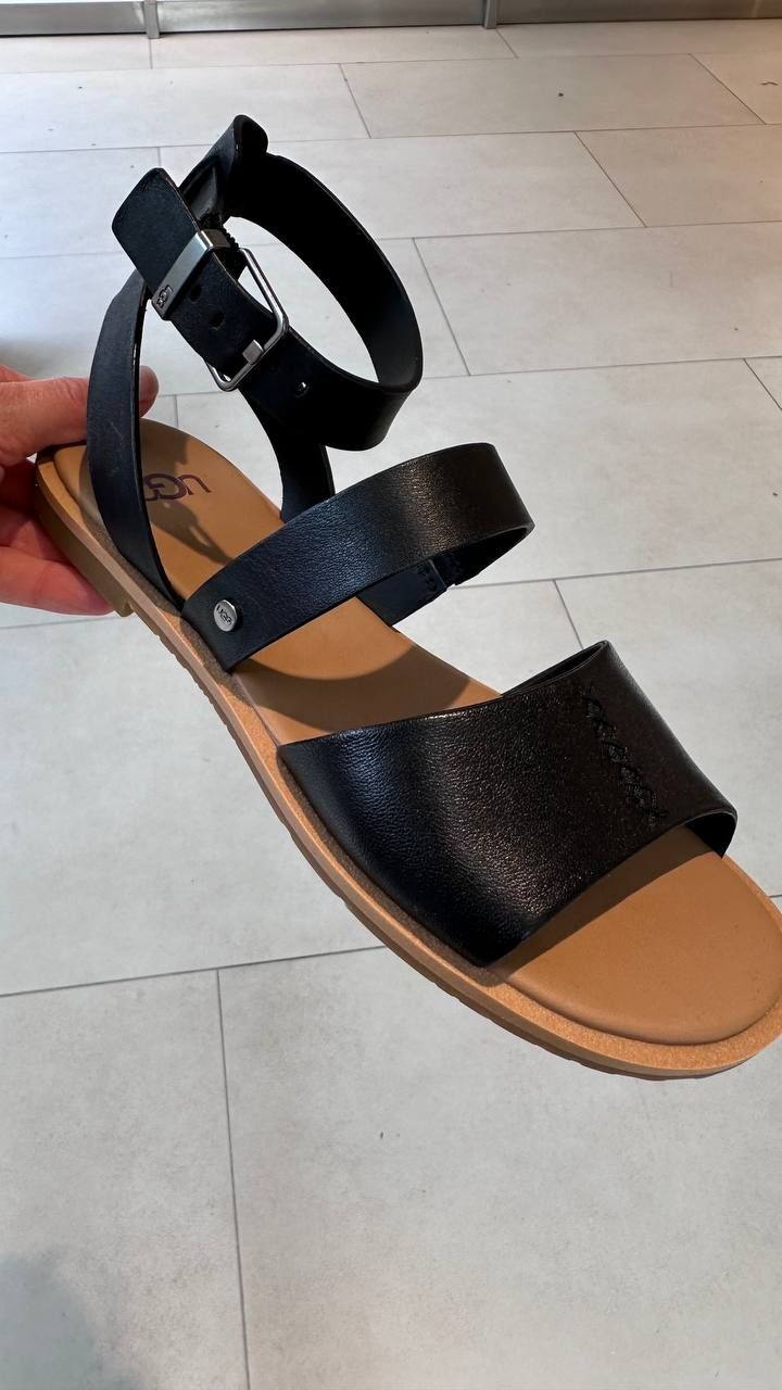 Босоножки UGG