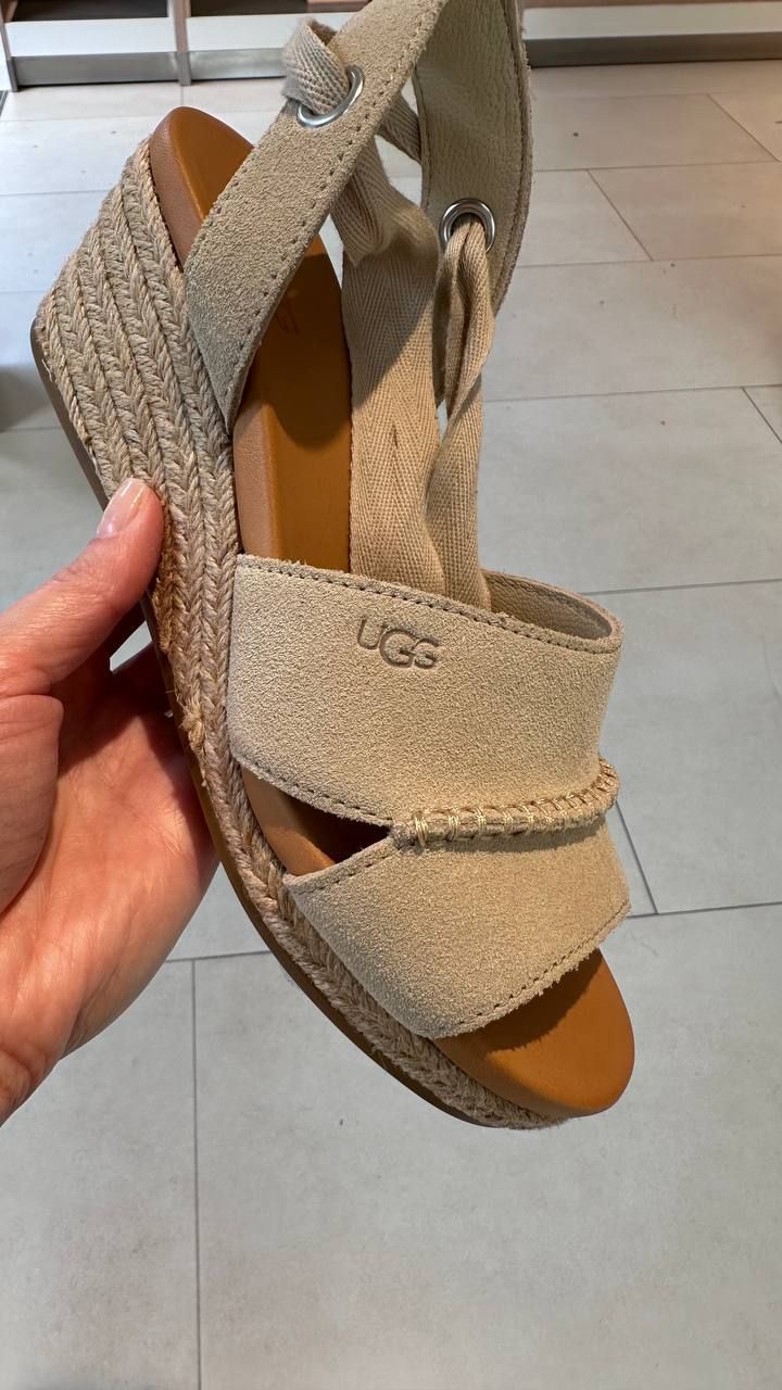 Босоножки UGG