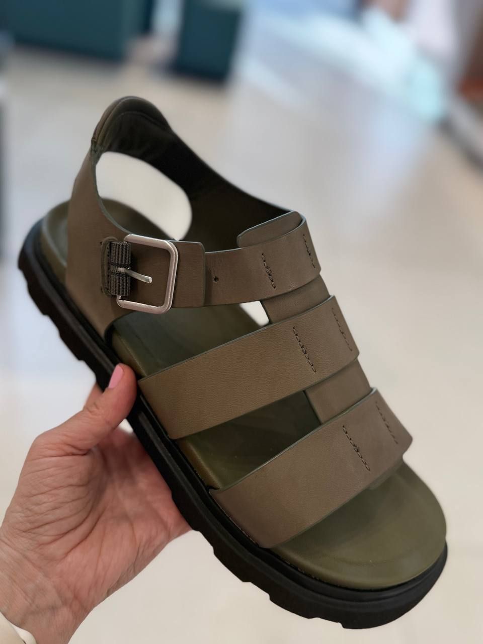 Босоножки UGG