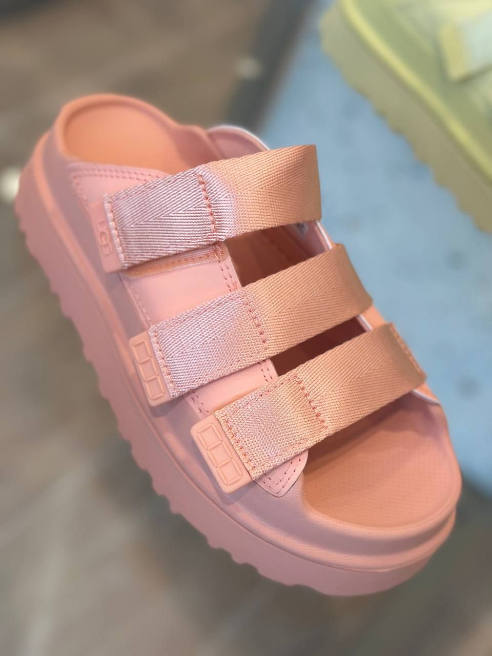Шлепанцы UGG