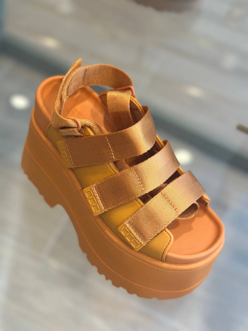 Босоножки UGG