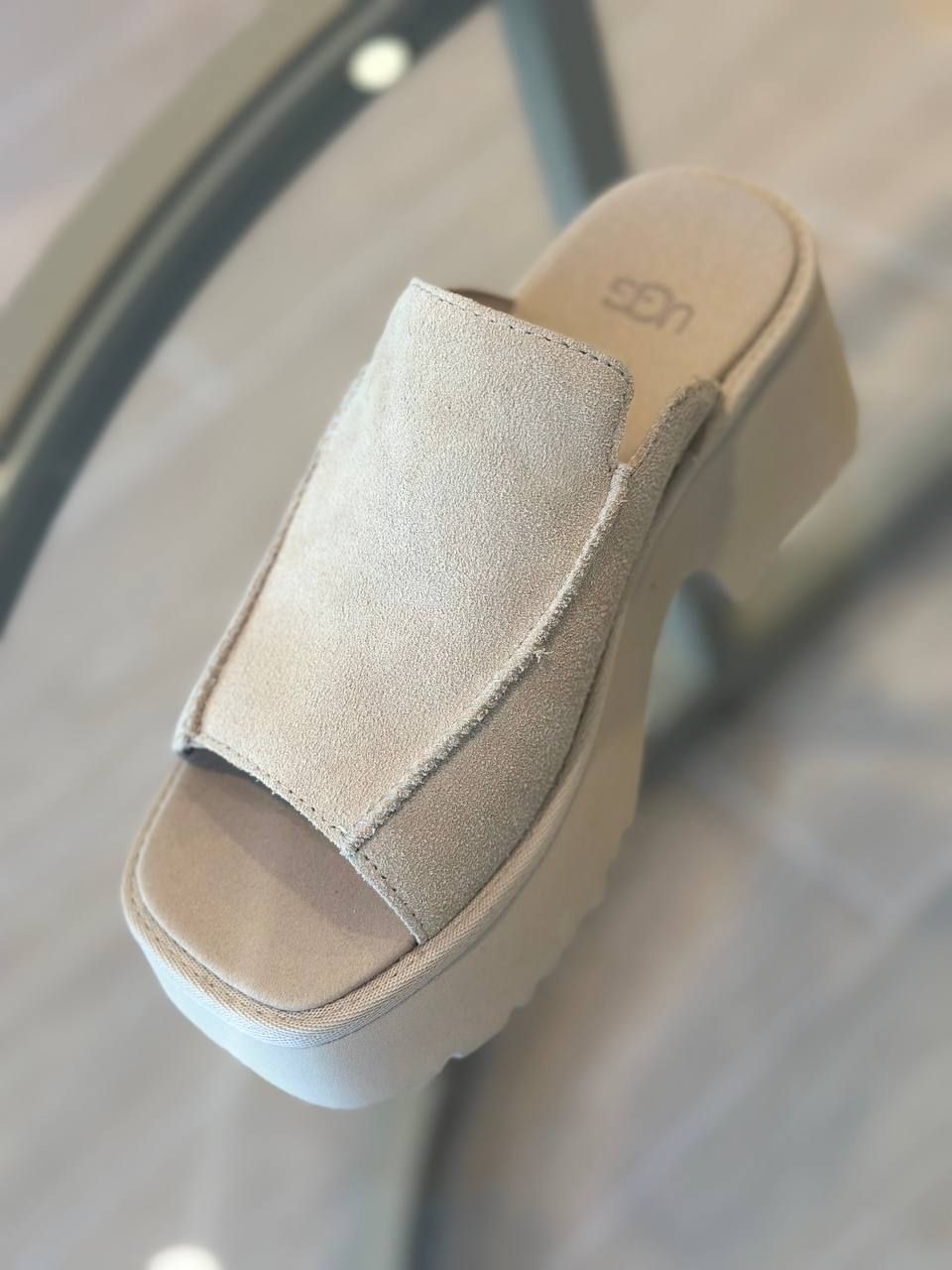 Босоножки UGG