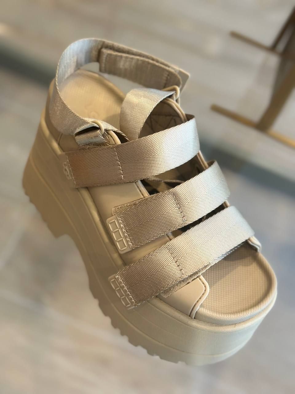 Босоножки UGG