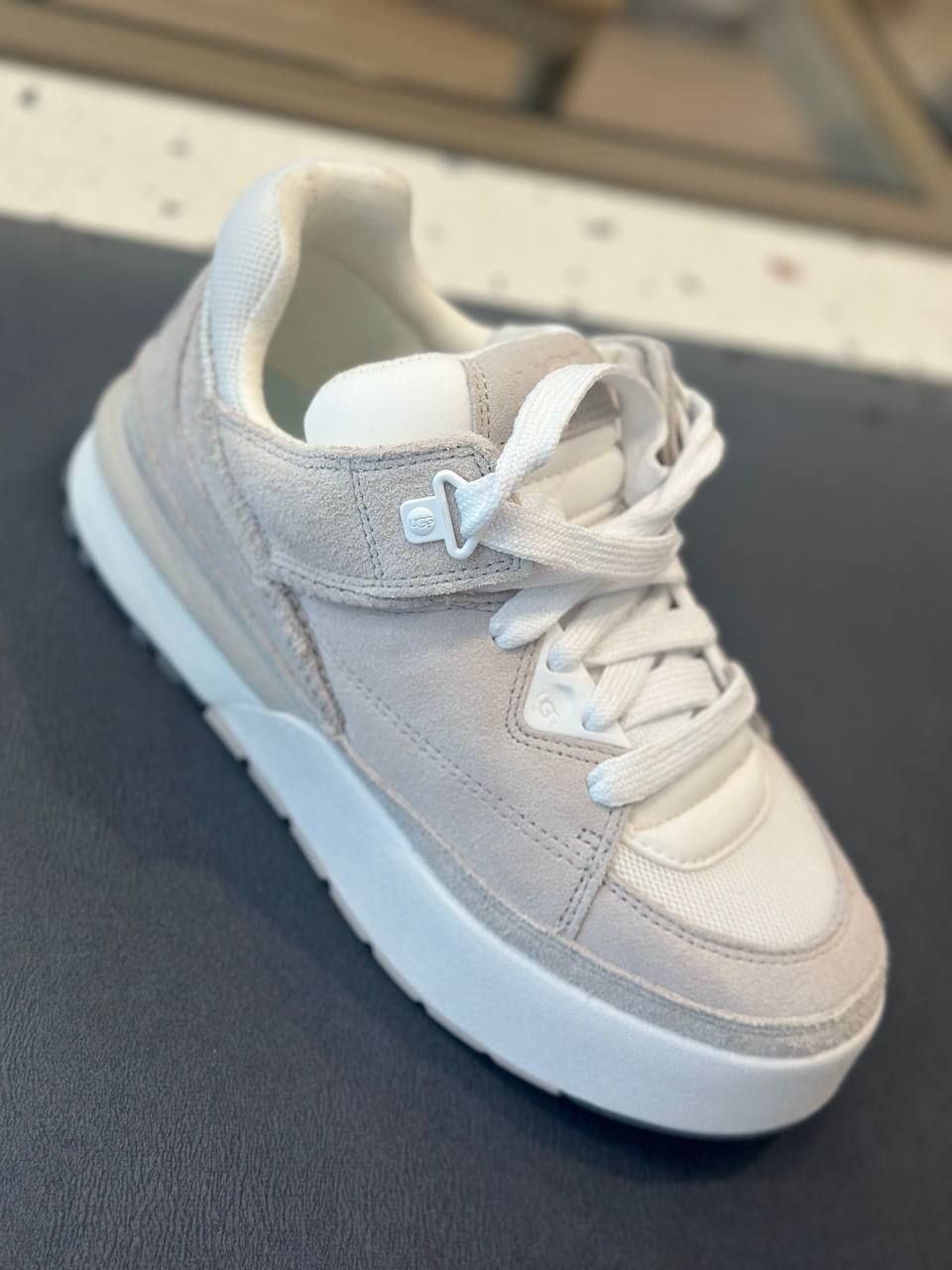 Кроссовки UGG