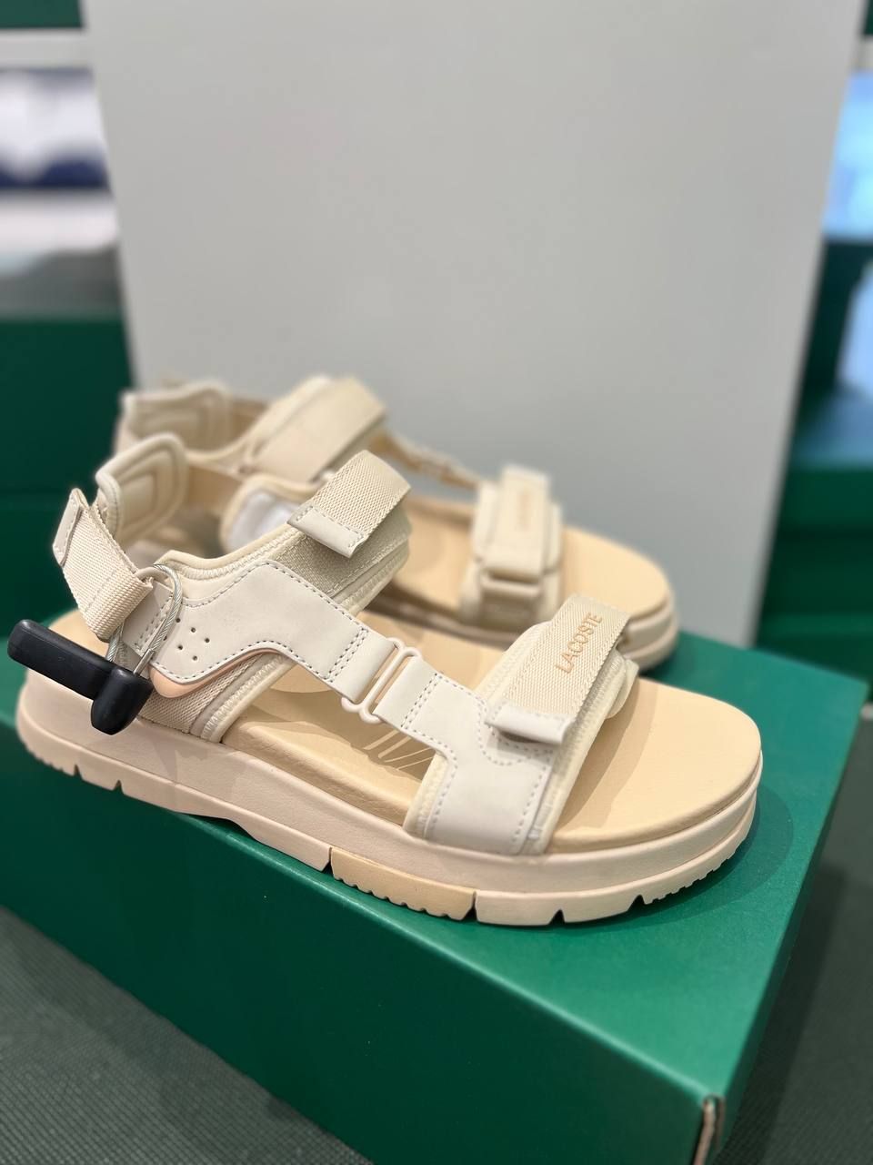 Женские сандалии Lacoste