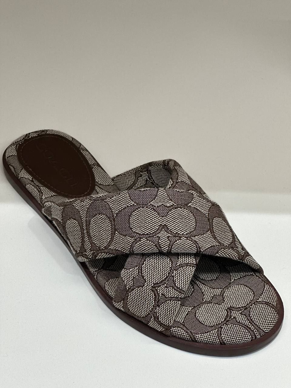 Шлепанцы Coach