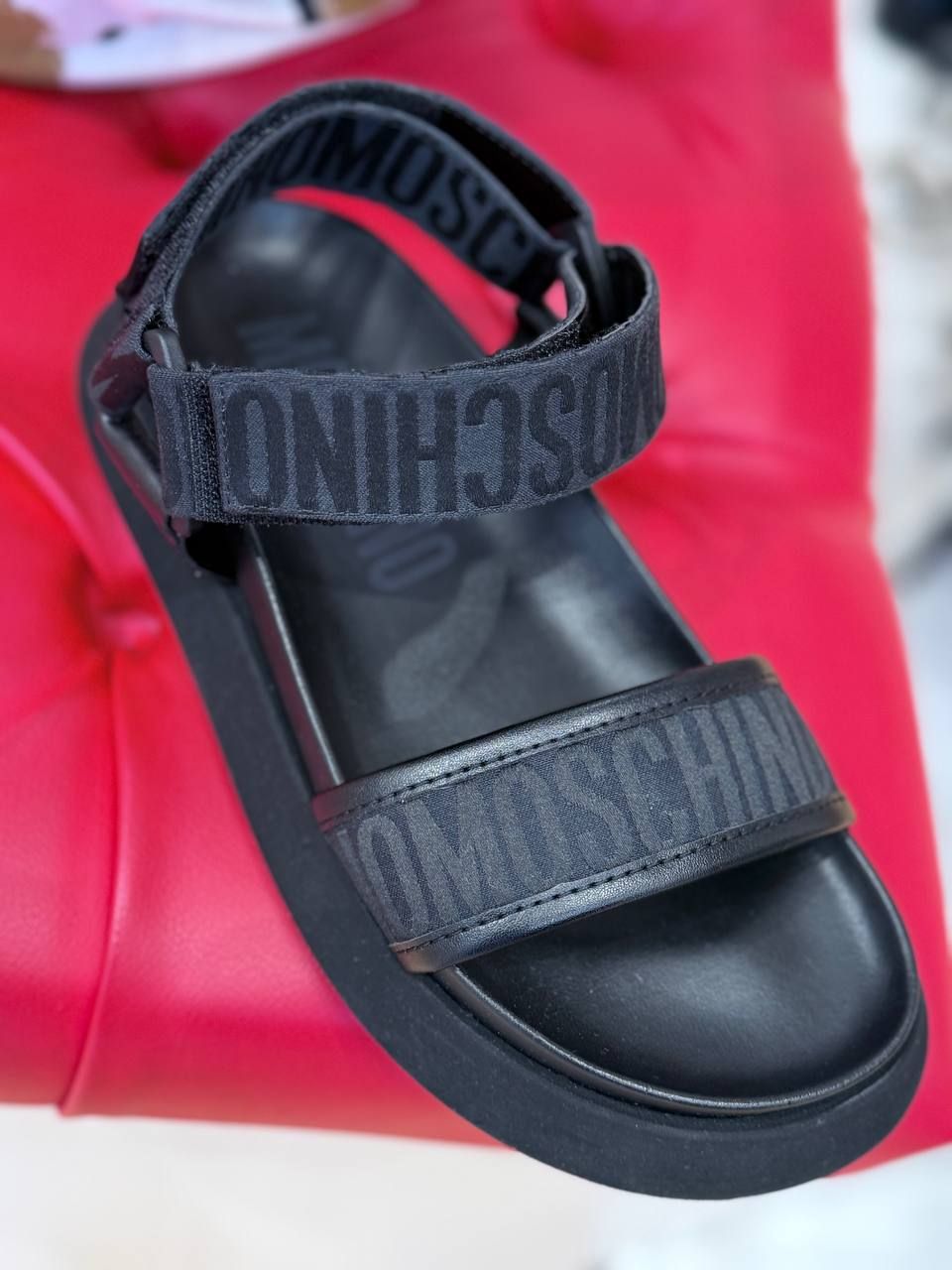 Босоножки Moschino