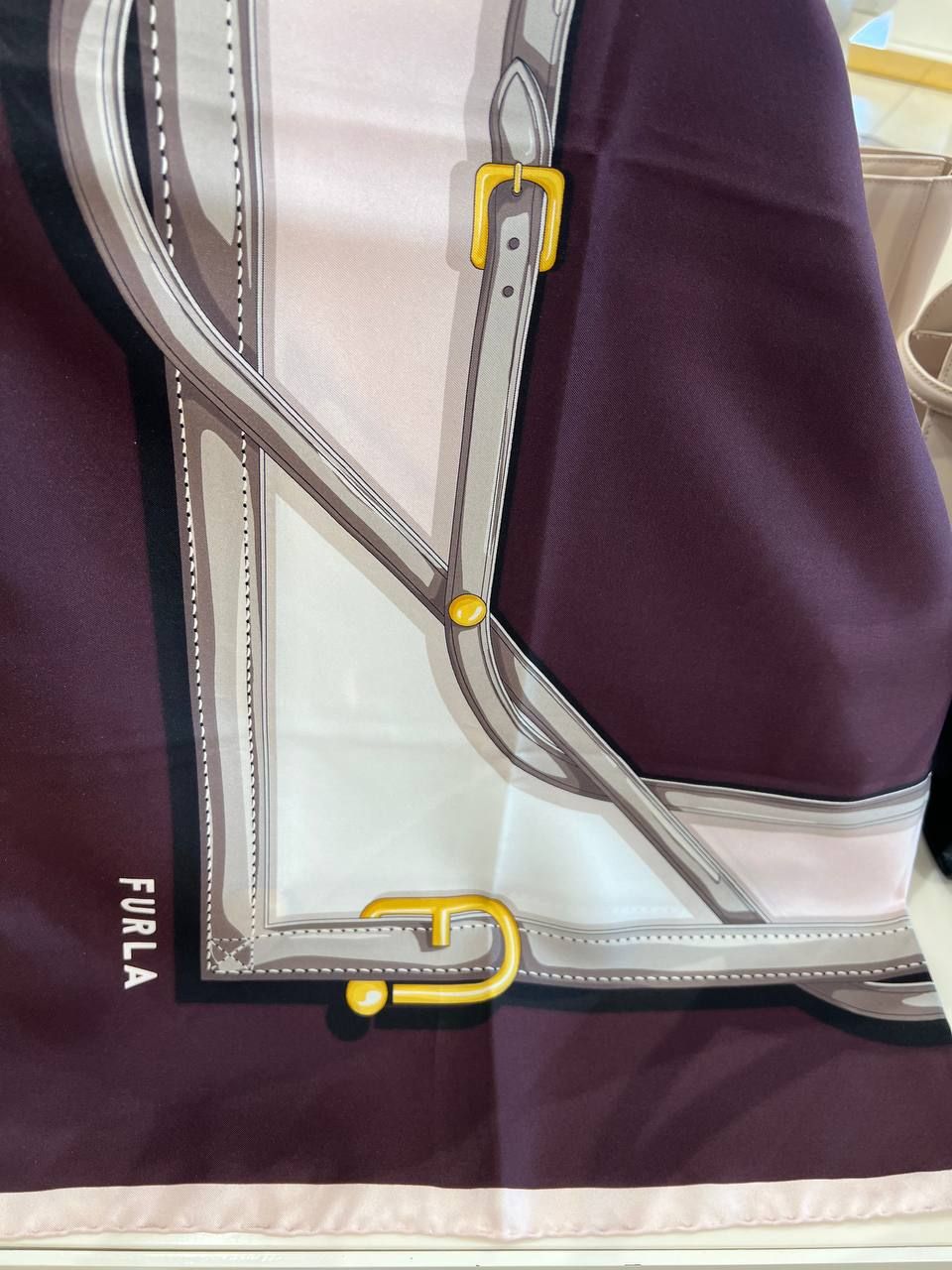 Платок Furla
