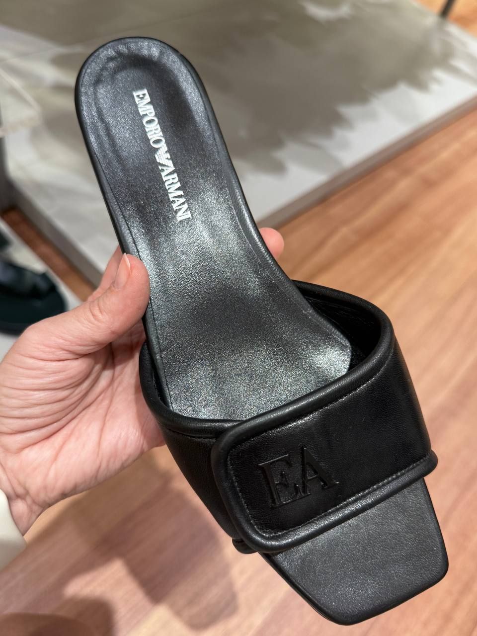 Шлепанцы Armani