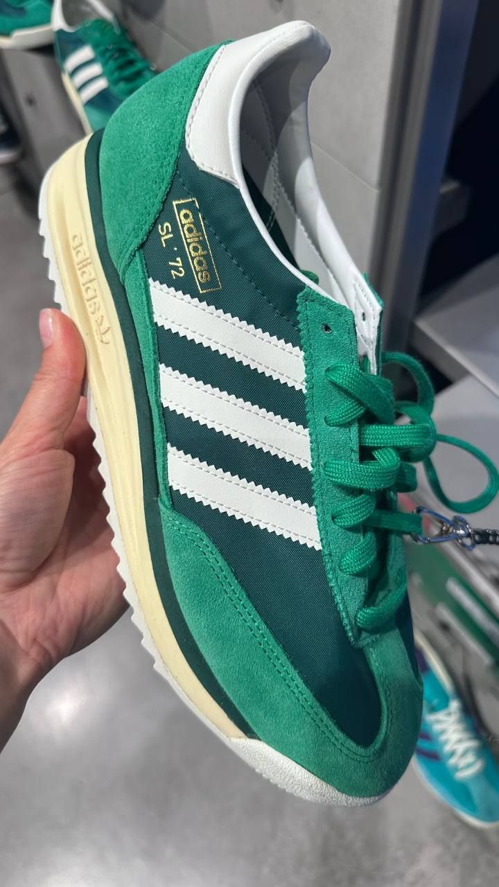 Кроссовки женские Adidas
