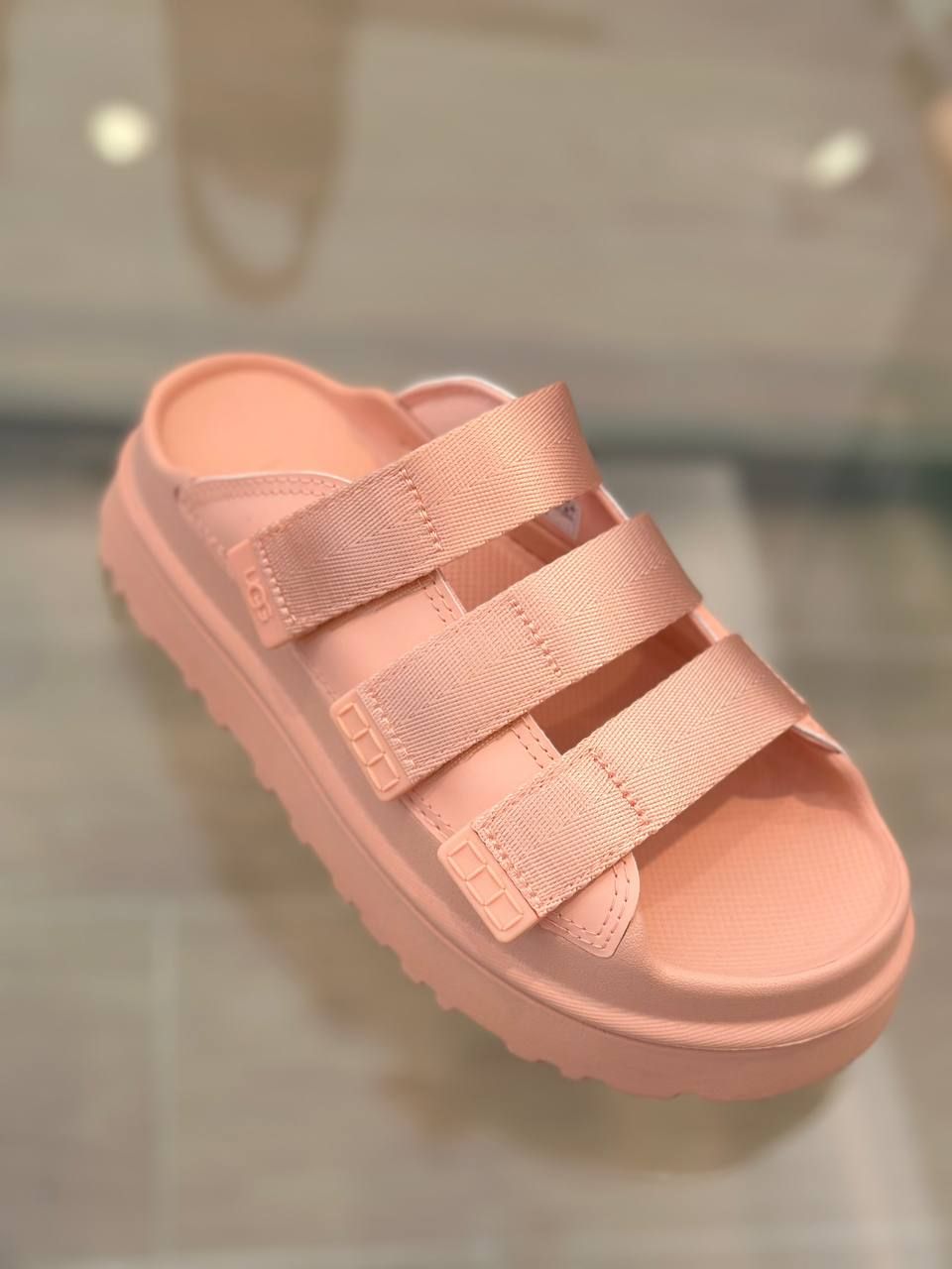 Шлепанцы UGG