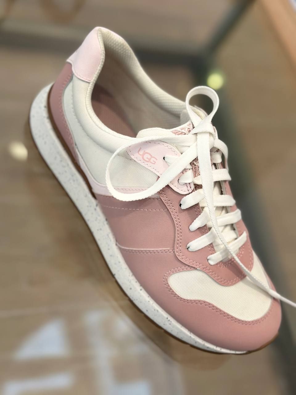 Кроссовки UGG