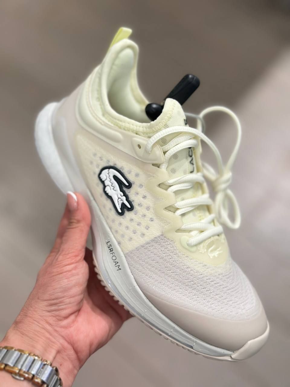 Женские кроссовки Lacoste