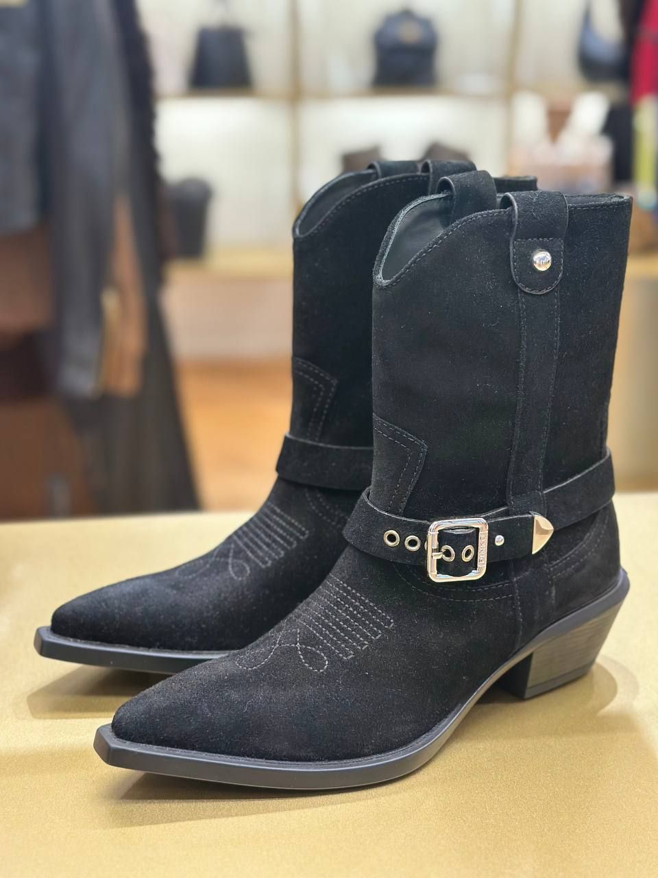 Сапожки Pinko