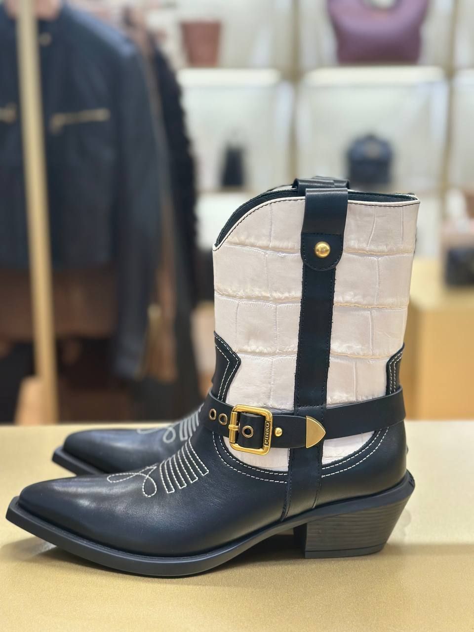 Сапожки Pinko