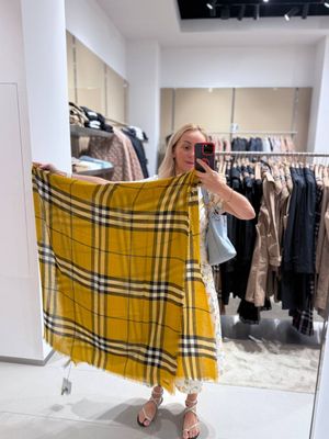 Шаль Burberry