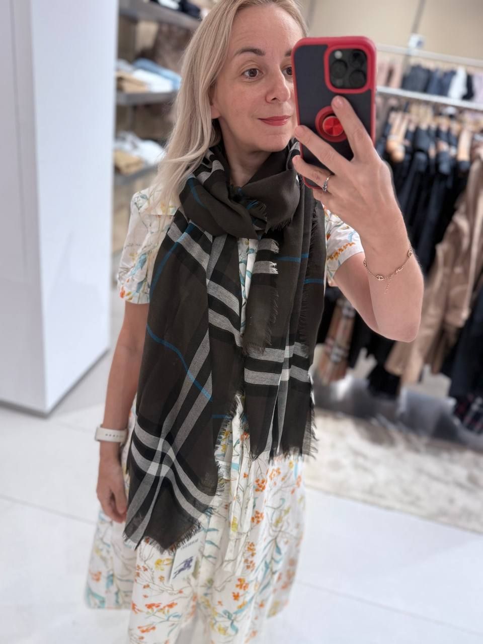 Шаль Burberry