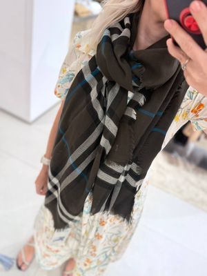 Шаль Burberry