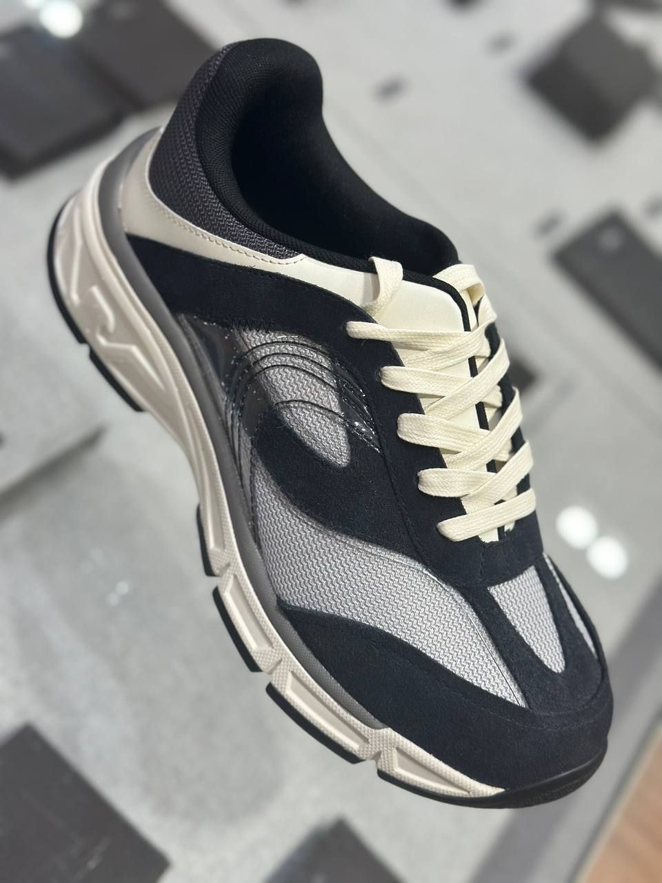 Кроссовки Armani
