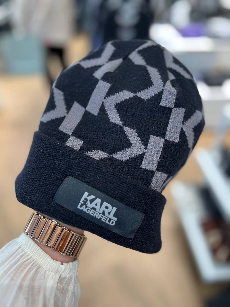 Шапка Karl Lagerfeld