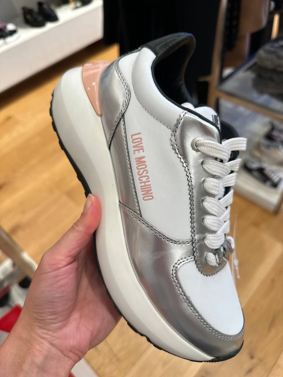 Кроссовки Moschino