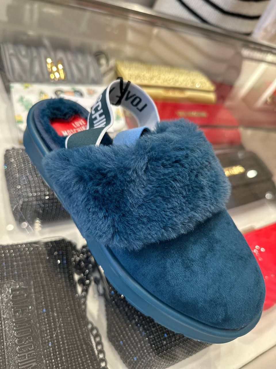 Тапочки Moschino