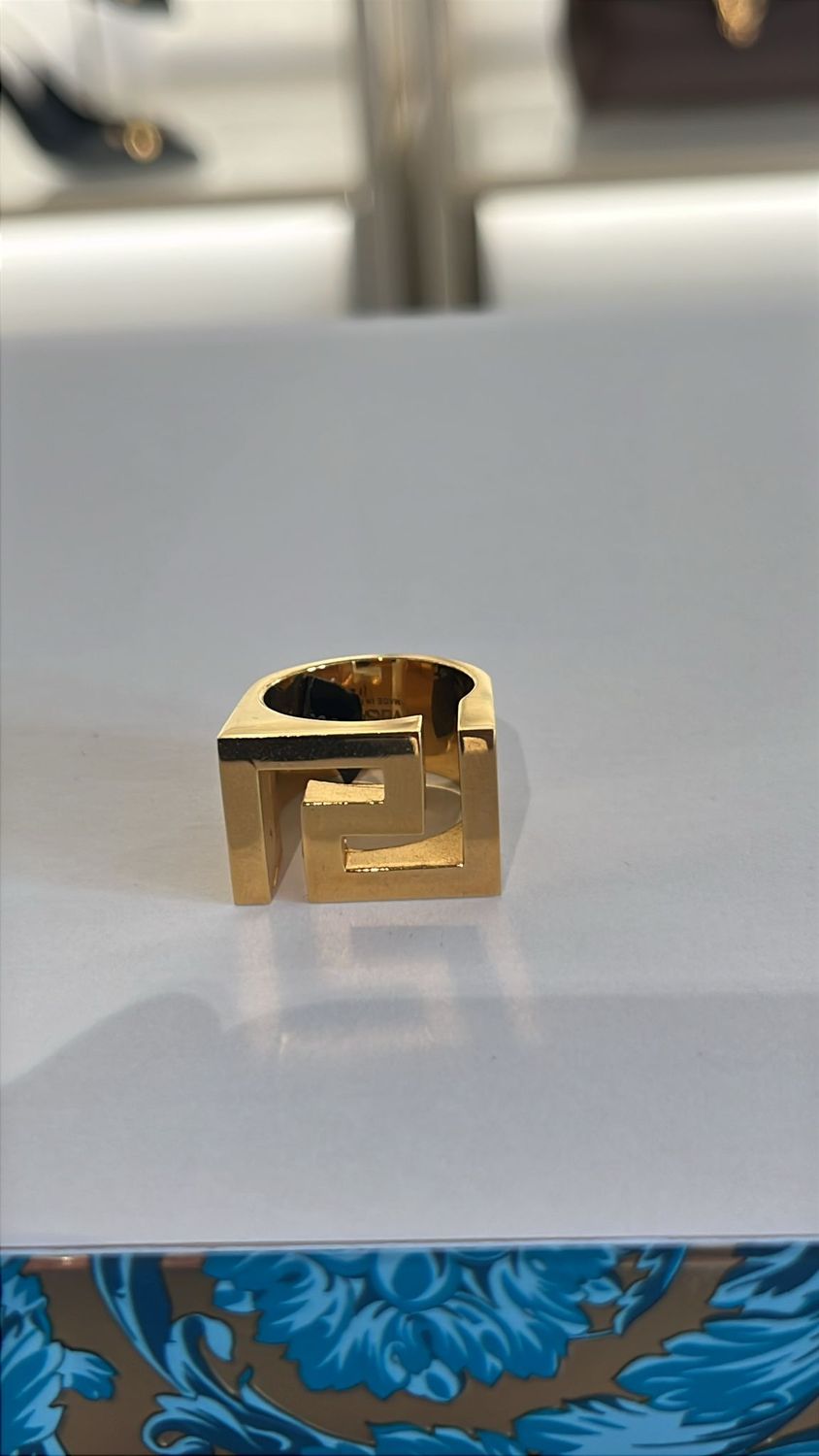 Кольцо Versace