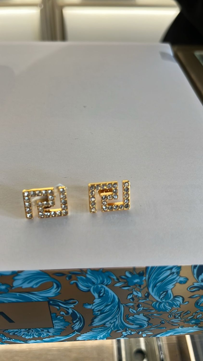 Сережки Versace