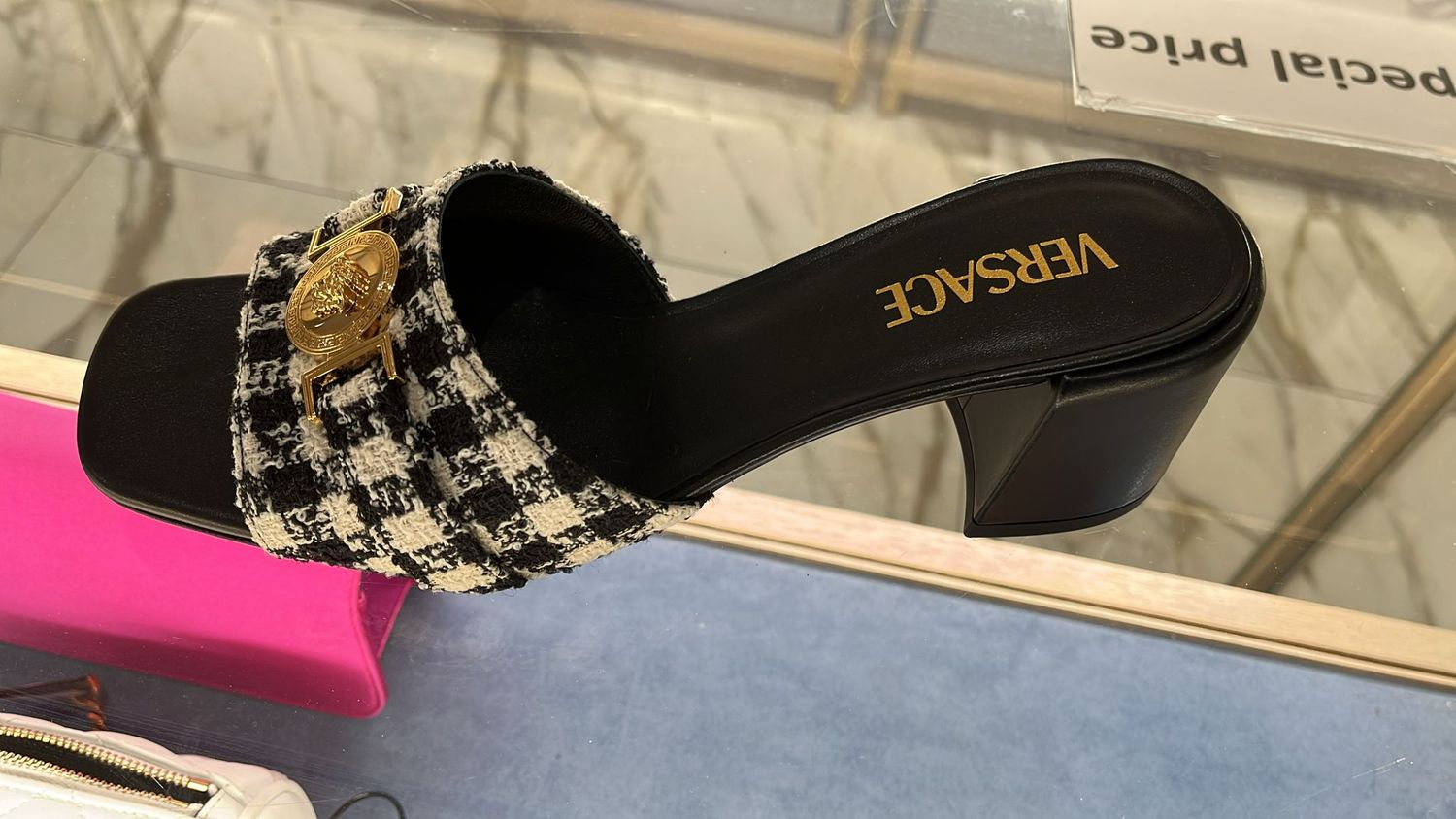 Босоножки Versace