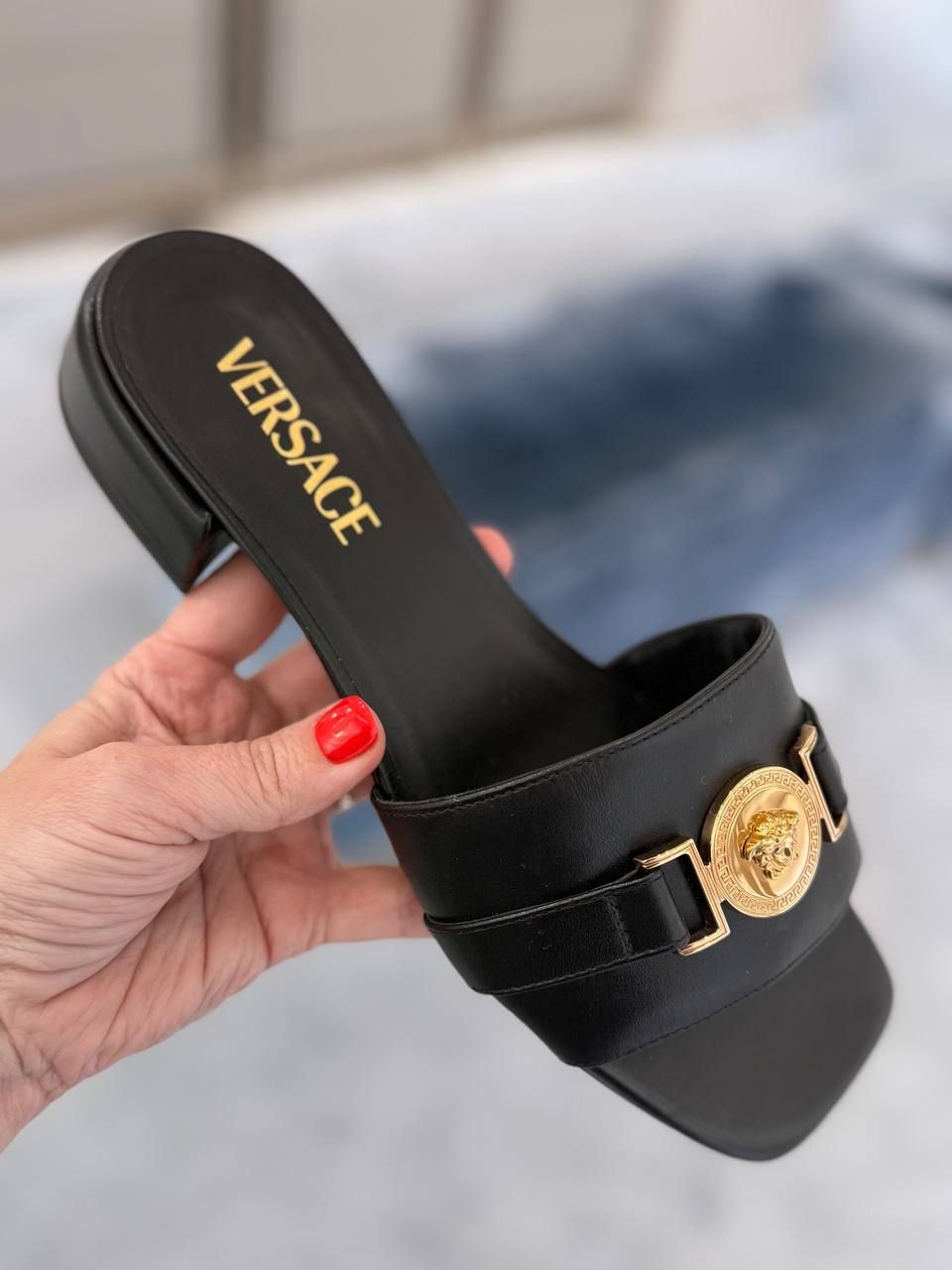 Шлепанцы Versace