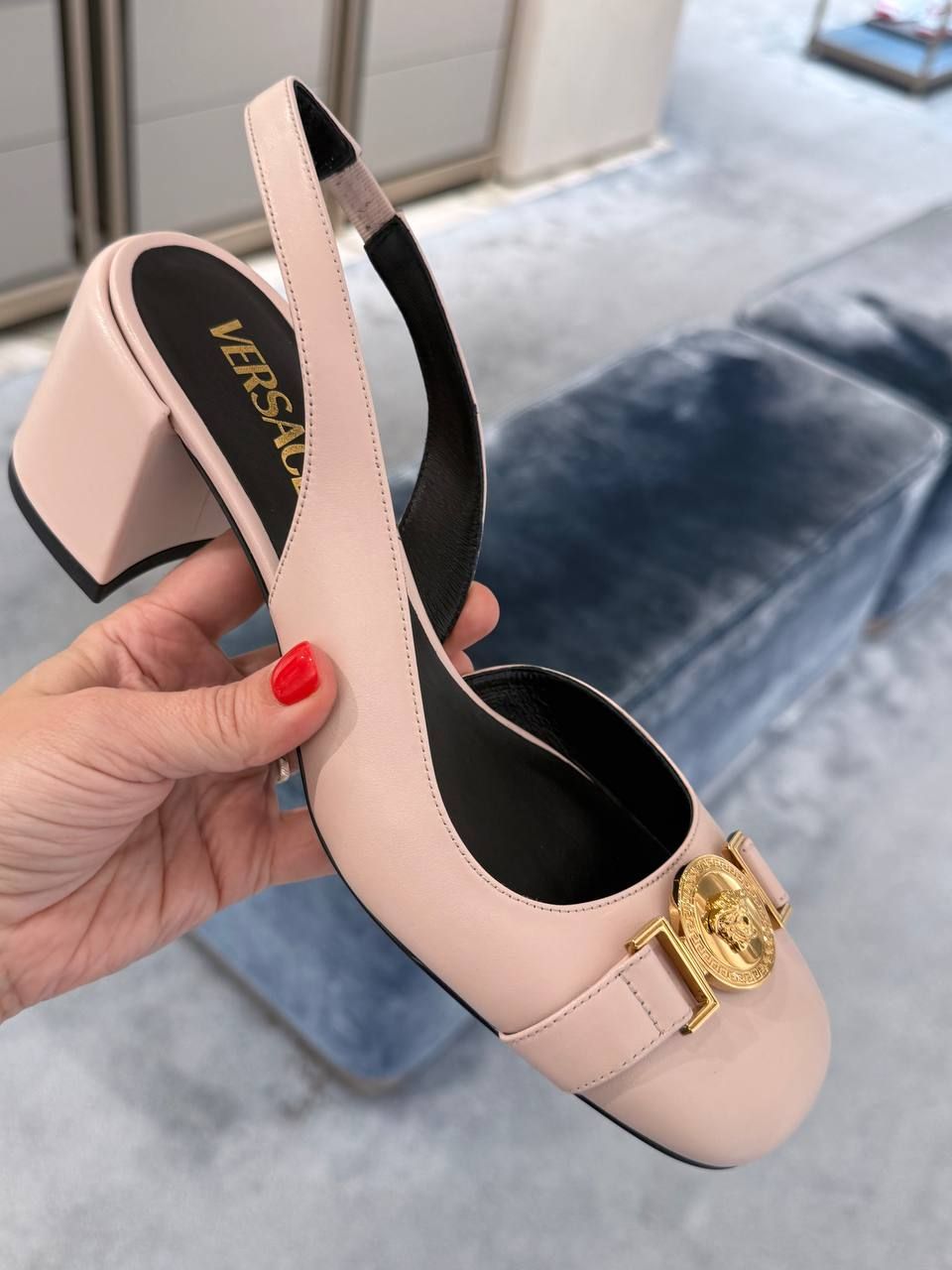 Слингбэки Versace