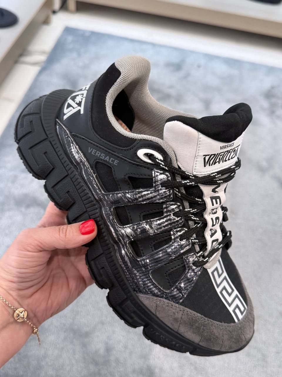 Кроссовки Versace