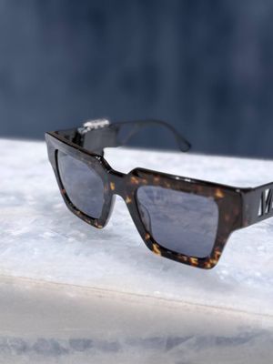 Солнцезащитные очки Versace VE4431