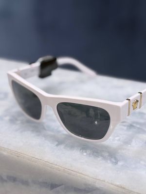 Солнцезащитные очки Versace VE4457