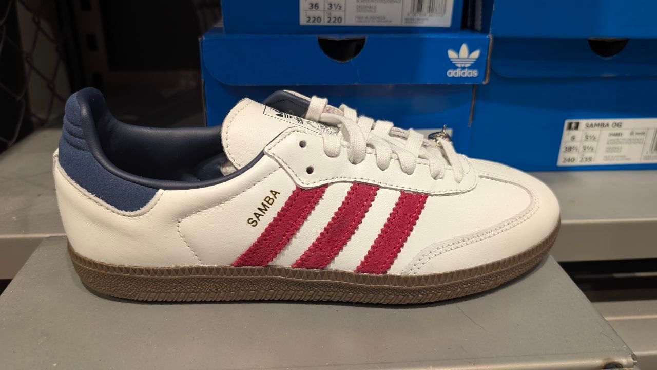 Кроссовки женские Adidas