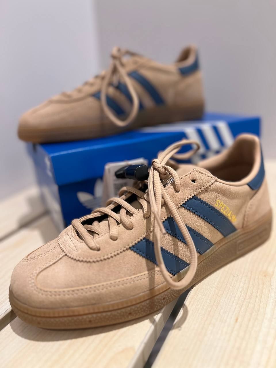 Кроссовки женские Adidas