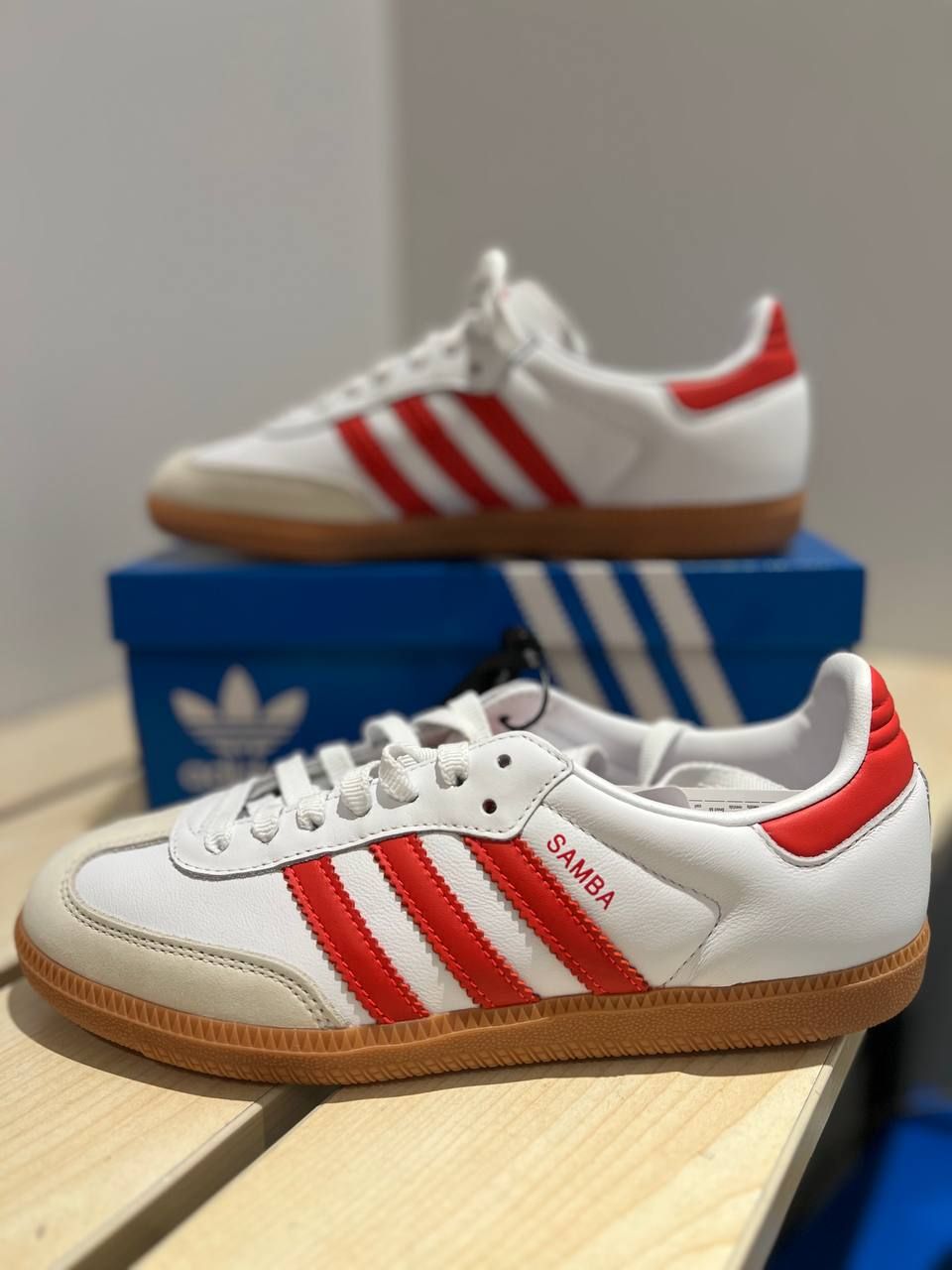 Кроссовки женские Adidas