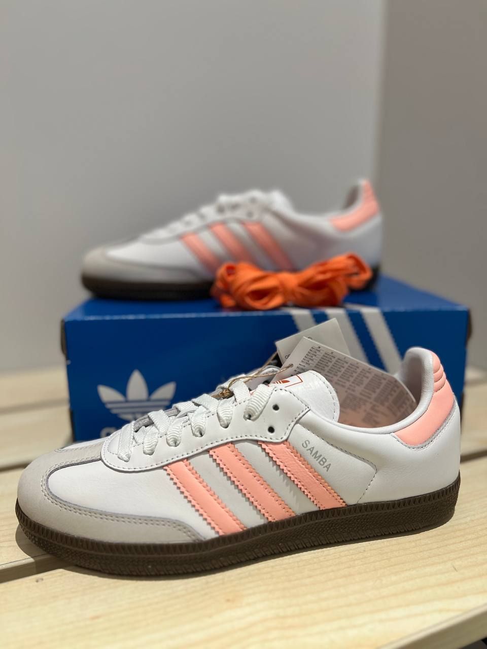 Кроссовки женские Adidas